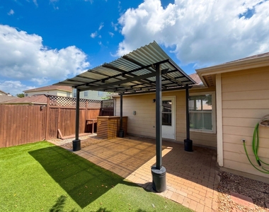 8102 Sanders Glen Lane - Photo Thumbnail 1