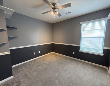 8102 Sanders Glen Lane - Photo Thumbnail 17