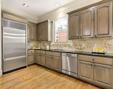 4 Waterway Court - Photo Thumbnail 10
