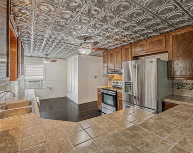 1116 Kettler St - Photo Thumbnail 8