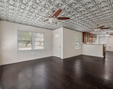 1116 Kettler St - Photo Thumbnail 5