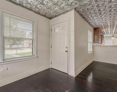 1116 Kettler St - Photo Thumbnail 3
