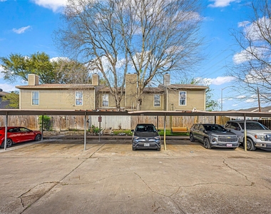 11000 Kinghurst Drive - Photo Thumbnail 7