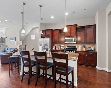2818 Polk Street - Photo Thumbnail 4