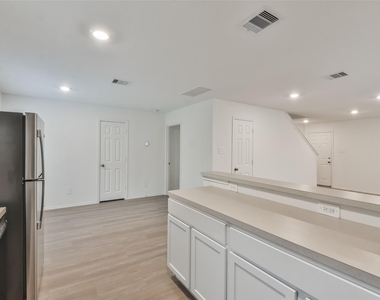 3707 Solanum Drive - Photo Thumbnail 9