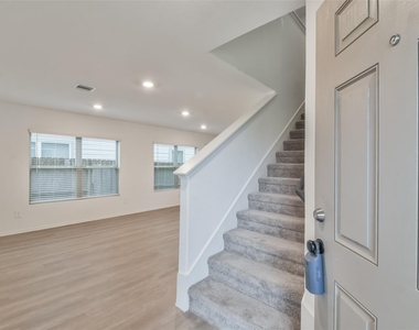 3707 Solanum Drive - Photo Thumbnail 3
