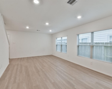 3707 Solanum Drive - Photo Thumbnail 5