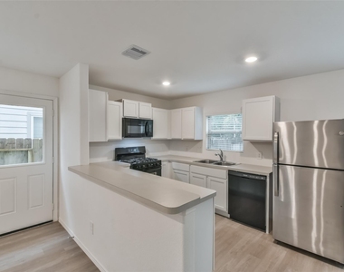 3707 Solanum Drive - Photo Thumbnail 7
