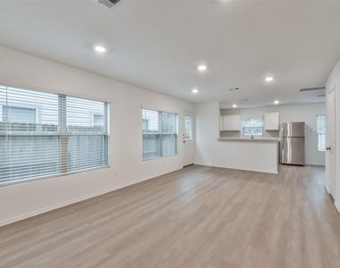 3707 Solanum Drive - Photo Thumbnail 4