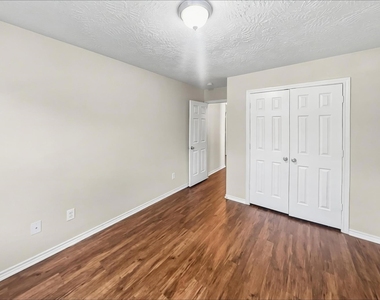 7015 Atasca Creek Drive - Photo Thumbnail 11