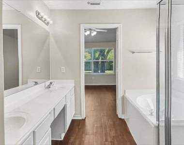 7015 Atasca Creek Drive - Photo Thumbnail 9