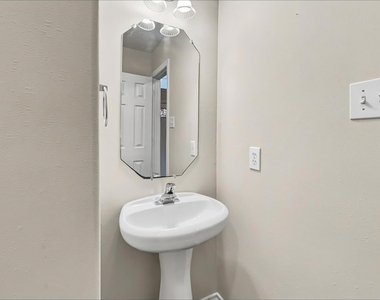 7015 Atasca Creek Drive - Photo Thumbnail 6