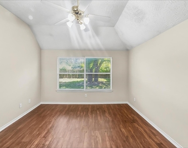 7015 Atasca Creek Drive - Photo Thumbnail 7