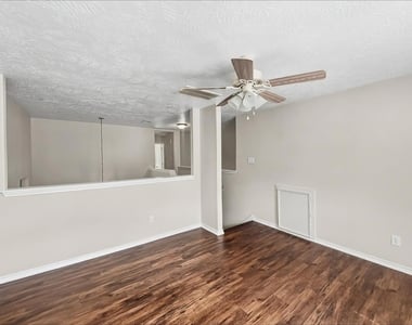 7015 Atasca Creek Drive - Photo Thumbnail 10