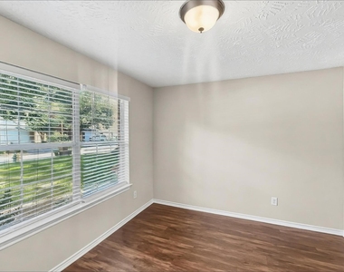 7015 Atasca Creek Drive - Photo Thumbnail 3