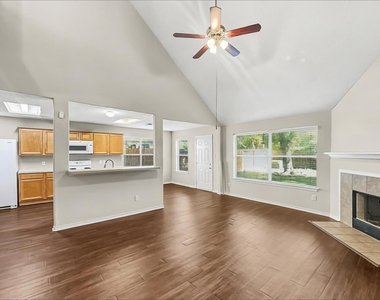 7015 Atasca Creek Drive - Photo Thumbnail 4