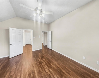 7015 Atasca Creek Drive - Photo Thumbnail 8