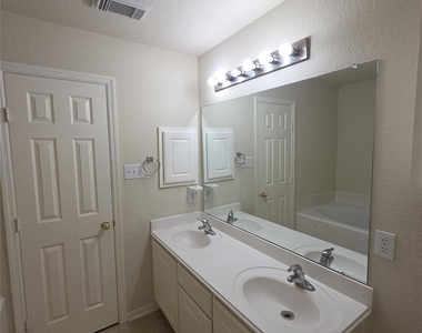 17711 Barton Point Lane - Photo Thumbnail 31