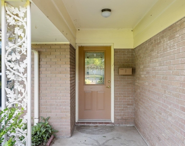 1519 Everitt Street - Photo Thumbnail 2