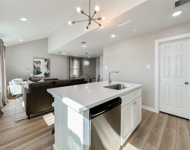 2710 Discovery Trails Court - Photo Thumbnail 15