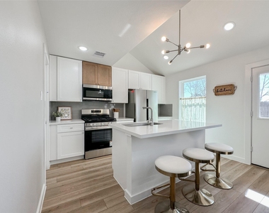 2710 Discovery Trails Court - Photo Thumbnail 34