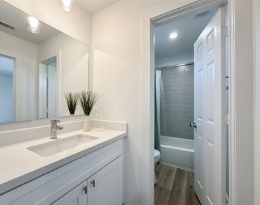 2710 Discovery Trails Court - Photo Thumbnail 27