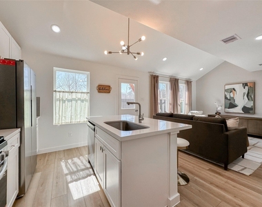 2710 Discovery Trails Court - Photo Thumbnail 16