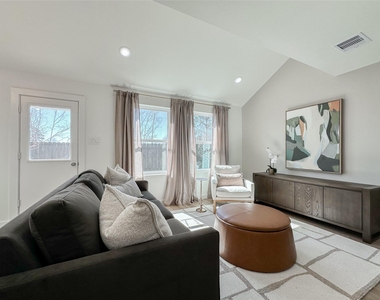 2710 Discovery Trails Court - Photo Thumbnail 8