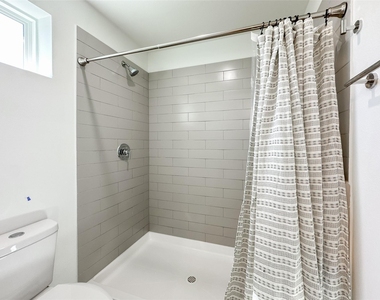 2710 Discovery Trails Court - Photo Thumbnail 22