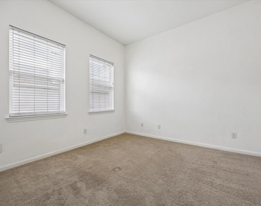 1026 Van Buren Street - Photo Thumbnail 15
