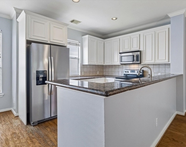 1026 Van Buren Street - Photo Thumbnail 7