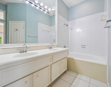 1026 Van Buren Street - Photo Thumbnail 11