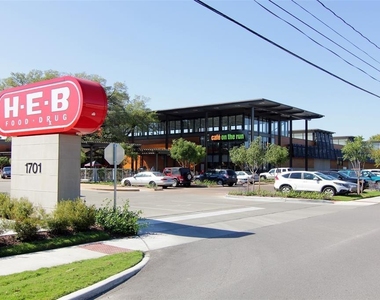 1026 Van Buren Street - Photo Thumbnail 26