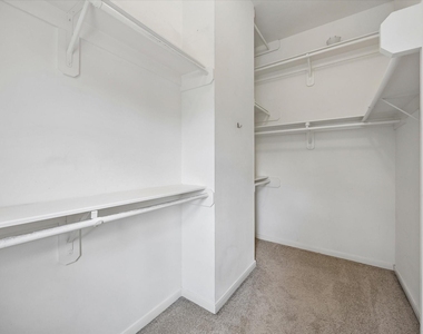 1026 Van Buren Street - Photo Thumbnail 12