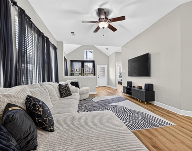 23722 Pullin Market Drive - Photo Thumbnail 5