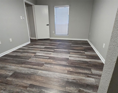 250 El Dorado Boulevard - Photo Thumbnail 4