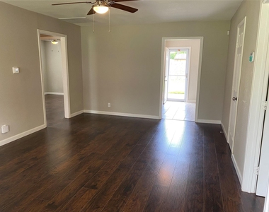 5018 Kenilwood Drive - Photo Thumbnail 1