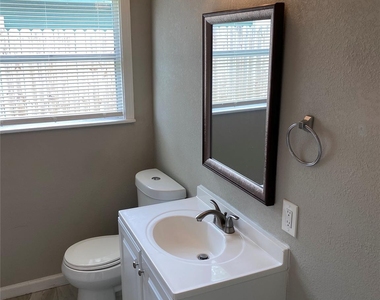 5018 Kenilwood Drive - Photo Thumbnail 18