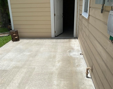5018 Kenilwood Drive - Photo Thumbnail 4