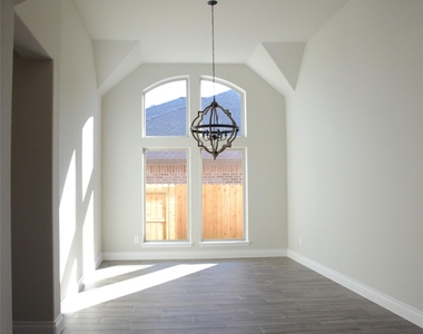10511 Forfar Lane - Photo Thumbnail 12