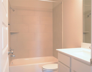 10511 Forfar Lane - Photo Thumbnail 16