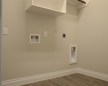 10511 Forfar Lane - Photo Thumbnail 21