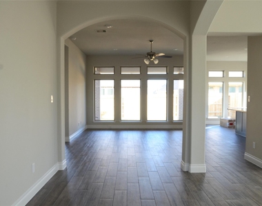 10511 Forfar Lane - Photo Thumbnail 32