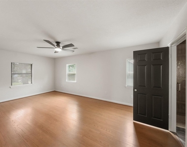 3809 Southmore Boulevard - Photo Thumbnail 12