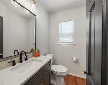 3809 Southmore Boulevard - Photo Thumbnail 5