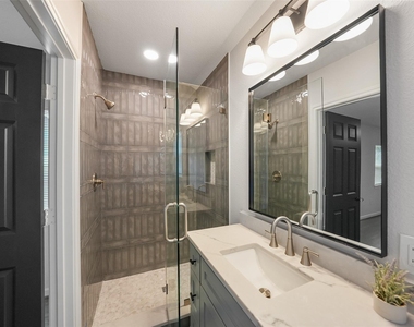 3809 Southmore Boulevard - Photo Thumbnail 13