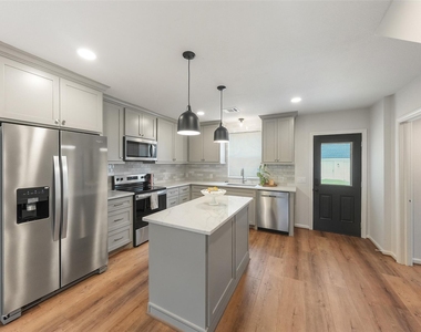 3809 Southmore Boulevard - Photo Thumbnail 7