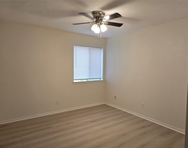 3434 Streamside Lane - Photo Thumbnail 20