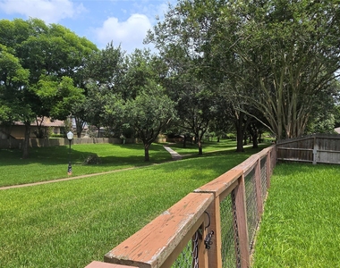 3434 Streamside Lane - Photo Thumbnail 5