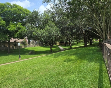 3434 Streamside Lane - Photo Thumbnail 7